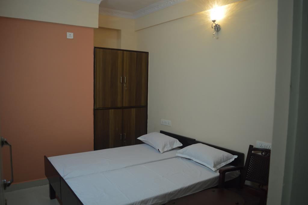Sri Balaji Guest House Bangalore Exteriör bild