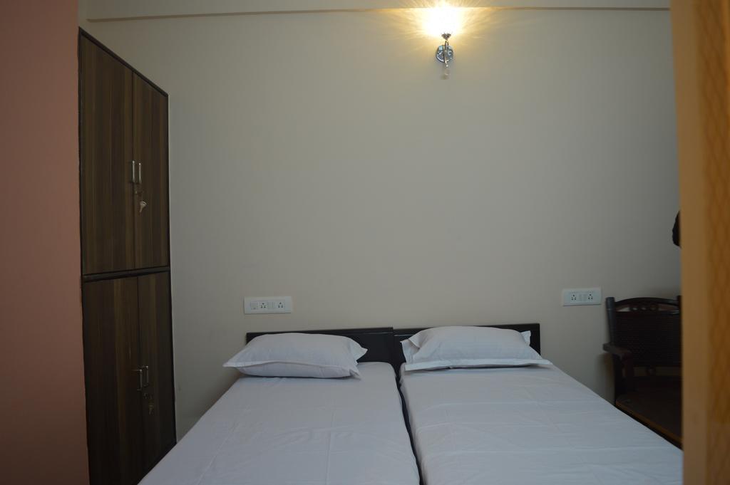 Sri Balaji Guest House Bangalore Exteriör bild