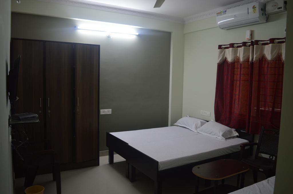 Sri Balaji Guest House Bangalore Exteriör bild