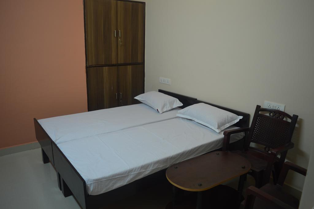 Sri Balaji Guest House Bangalore Exteriör bild
